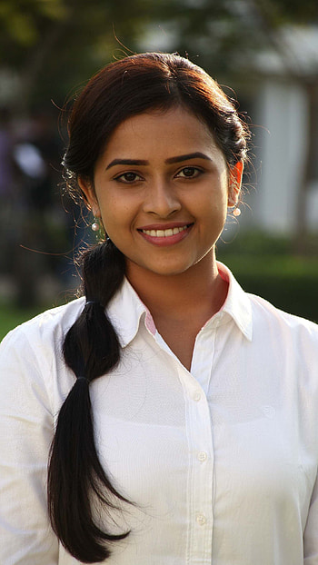 Sri Divya, tamil actress, cute HD phone wallpaper