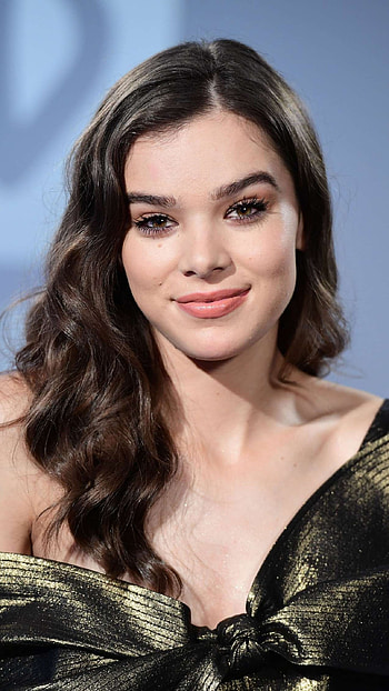 Hailee Steinfeld, Hollywood Heroine HD phone wallpaper