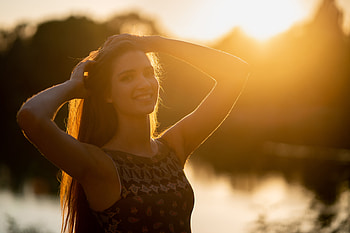 Cute Girl Smiling Golden Hour, girls, model HD wallpaper