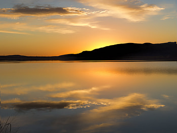 Nature, Water, Sunset, Reflection, Silhouette, Hill HD wallpaper