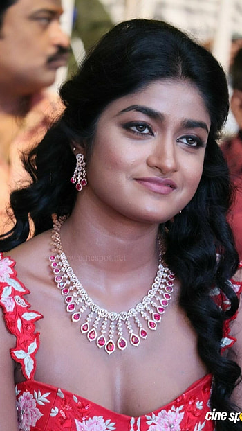Dimple Hayathi, Tollywood Dimple HD phone wallpaper