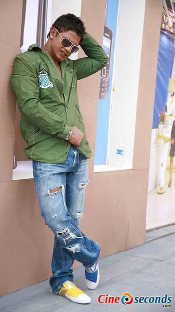 Duniya Vijay, hoot HD phone wallpaper