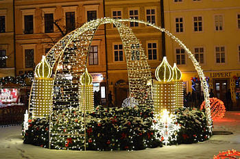 Christmas Market, decoration, lights, candles, balls, houses, bow HD wallpaper