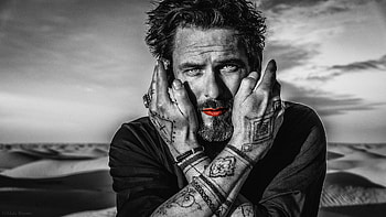 Sagamore Stevenin, white, black, man, red, actor, tattoo, bw HD wallpaper
