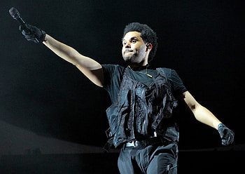 Coachella 2022, The Weeknd's closing act, Memorable performance, Epic finale HD wallpaper