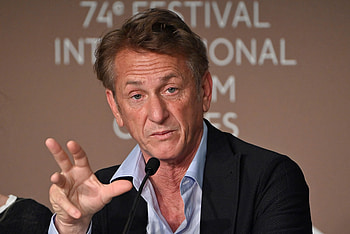 Sean Penn, Unvaccinated statement, Controversial analogy HD wallpaper