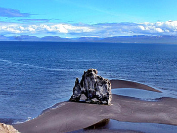 Rock on Beach, cool, , rock, beach HD wallpaper