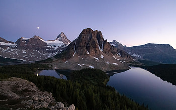 Moonrise at Mount Assiniboine, British Columbia, sky, canada, lake, peaks HD wallpaper