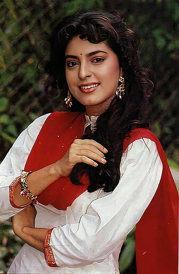 Juhi chawla, makeover, vintage, Bollywood HD phone wallpaper