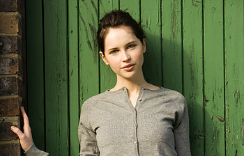 Felicity Jones British Actress, felicity-jones, celebrities, girls HD wallpaper