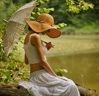 Lazy Sunday Afternoon, log, parasol, girl, hat, lake, beauty HD wallpaper