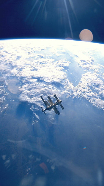 ISS, Space and astronomy, Earth and space science, Fascinating HD phone wallpaper