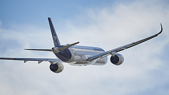 Lufthansa, Slot discussion, Unnecessary flights, Travels HD wallpaper