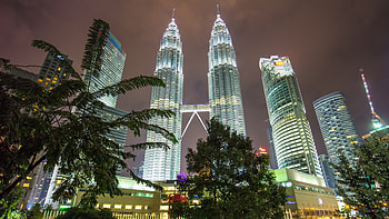 Malaysia night, KLCC park Petronas Twin Towers HD wallpaper