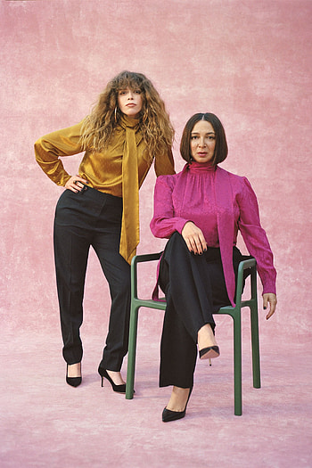 Maya Rudolph, Natasha Lyonne, Shedding the bullshit, Hollywood HD phone wallpaper
