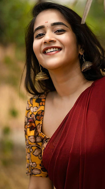 Deepti Sunaina, telugu tiktok girl, saree lover HD phone wallpaper