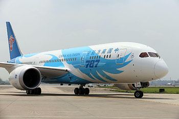 China Southern Airlines, Dreamliner defects, New batteries, Travel problems HD wallpaper