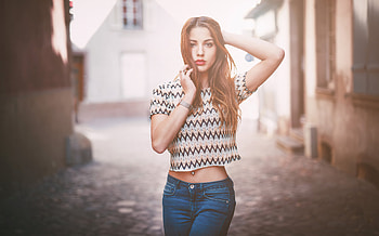 Blonde Girl On The Street , blonde, girls, model HD wallpaper