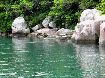 Emerald waters, emerald, nature, rocks, rivers HD wallpaper