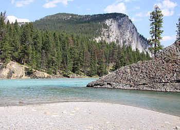 Mountains & Rivers & sand in Banff Alberta National Park 10, white, sand, graphy, rocks, green, clouds, trees, nature, mountains, rivers HD wallpaper