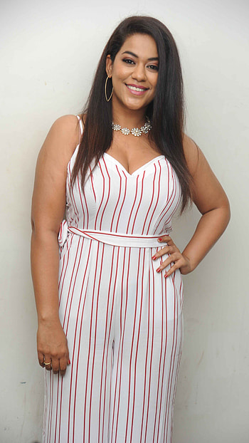 Mumaith Khan, telugu actress, model, cute HD phone wallpaper