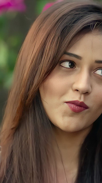 Priyanka jawalkar, taxiwala HD phone wallpaper