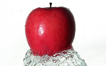 Red Apple, apple, fruits, water, red HD wallpaper
