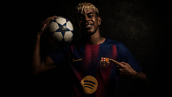 Barcelona Rising Star —, Lamine Yamal, Soccer Player, Soccer Ball HD wallpaper