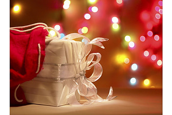 White christmas gifts, white, christmas, red, cute, gifts, nice HD wallpaper