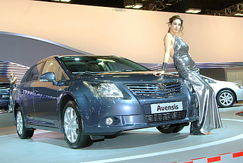 car model 8, spandex, blue, glamour, foil, glitter, car, cute, dress, lycra, heels, sexy, model, grey, toyota, hot, shiny, fashion, satin, show, silver, women, split, gown, legs, avensis HD wallpaper