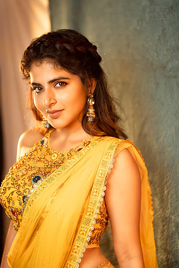 Ishwarya Menon, sari, lip HD phone wallpaper