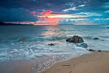 Beach Sunrise, sky, beautiful, nature, sunrise, ocean, cloud, beach HD wallpaper