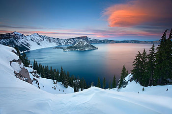 Crater Lake National Park., island, tree, mountain, lake, park, snow, sky, sun, cloud HD wallpaper