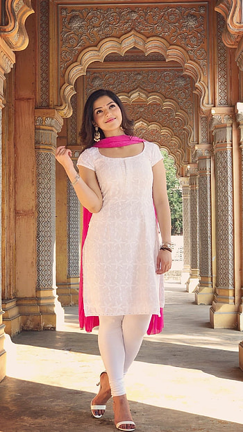 Mehreen Kaur Pirzada, Beautiful South Actress HD phone wallpaper