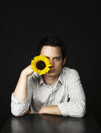 Elijah Wood, En La Foto, Armando Elijah HD phone wallpaper