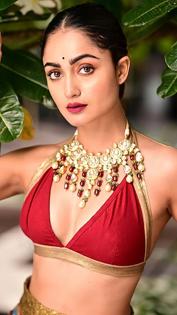 Tridha Choudary, telugu actress HD phone wallpaper