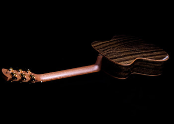The Lonely Guitar, guitar, shadows, forgotten, lonely HD wallpaper