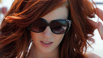 Elle, sexy, model, gorgeous, beautiful, woman, sunglasses, hop, redhead, hair HD wallpaper
