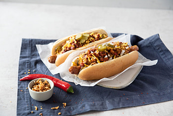 Texas chili dog, Savory delight, Flavor explosion, Perfectly spiced HD wallpaper