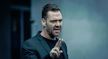 Marton Csokas, Chameleon-like talent, Haunting portrayals, Compelling intensity HD wallpaper