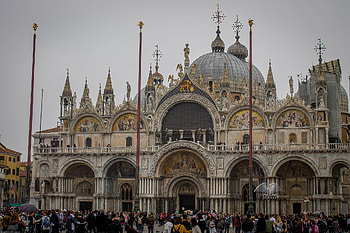 St. Mark's Basilica, West facade, Main tourist attraction, Venice Italy HD wallpaper