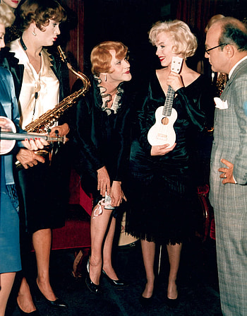 Some Like It Hot, Colorful still from the film HD phone wallpaper