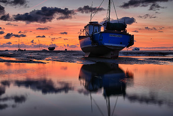 Shipwreck, boat, sand, clouds, nature, water, sunset, beach HD wallpaper