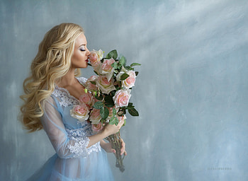 Beauty, blue, bouquet, model, blonde, girl, woman, rose, flower HD wallpaper