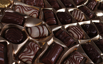 chocolates, tray, chocolate, log, candy HD wallpaper