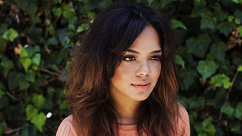 Tessa Thompson, Talented actress, Magnetic charm, Diverse roles HD wallpaper