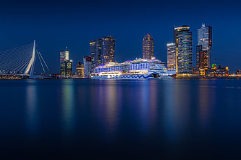 Rotterdam luxury cruise, City structures at night HD wallpaper