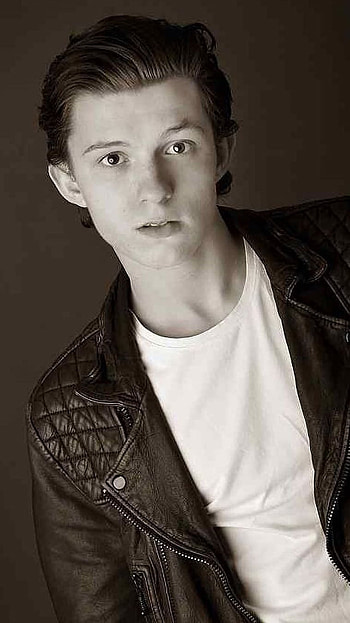 Tom Holland, Tom Holland Hollywood Actor HD phone wallpaper
