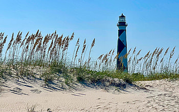 Lighthouse in North Carolina, USA, sand, lighthouse, America, bent-grass, beach HD wallpaper