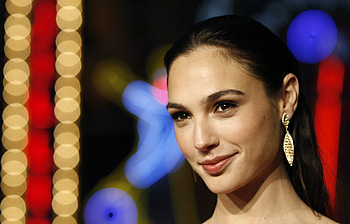 Gal Gadot Smiling, gal-gadot, celebrities, girls, smiling HD wallpaper